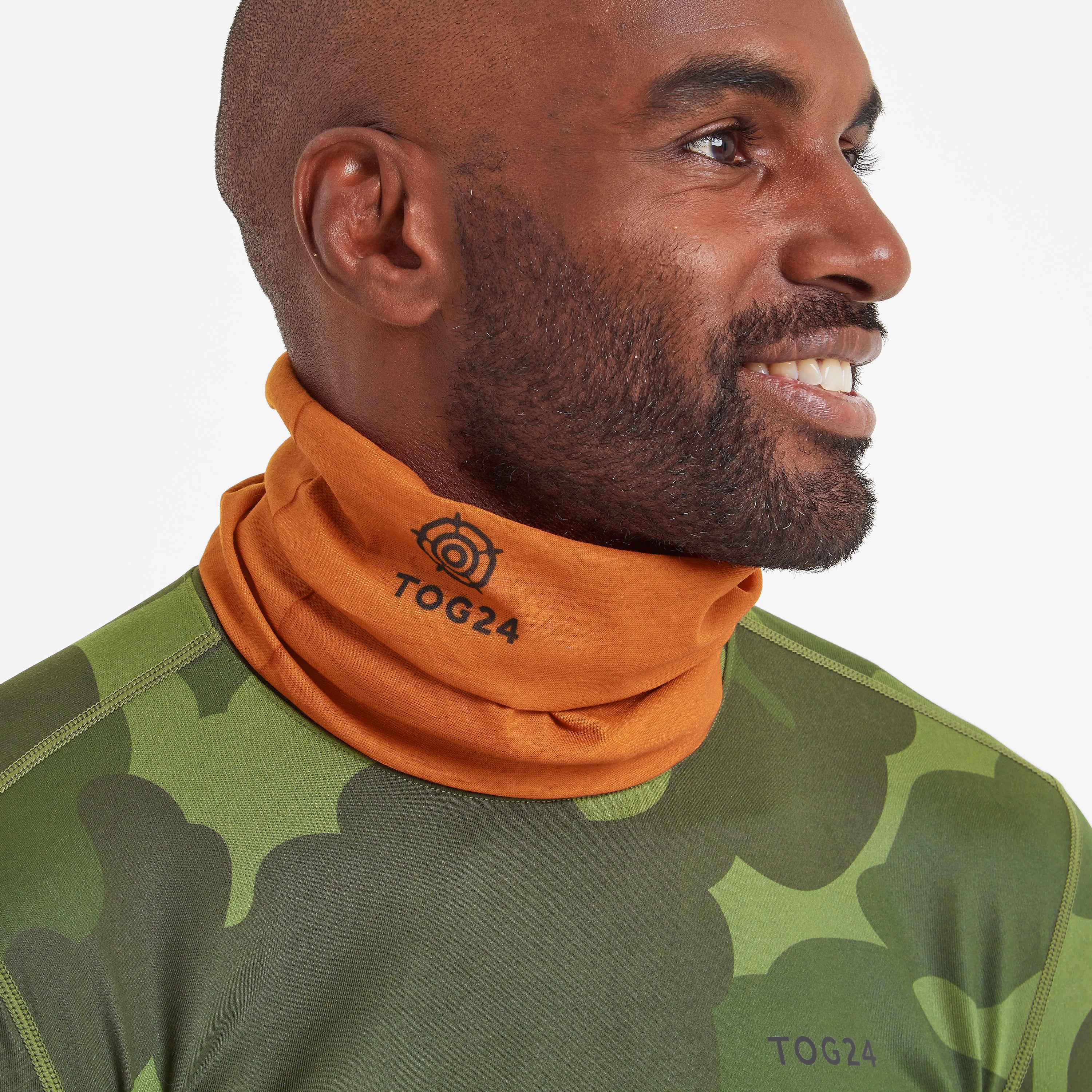 61856_SNOOD904_01_078fe795-